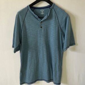 Reel Legends 3 Button Henley Fishing Shirt in Men's Medium Blue.